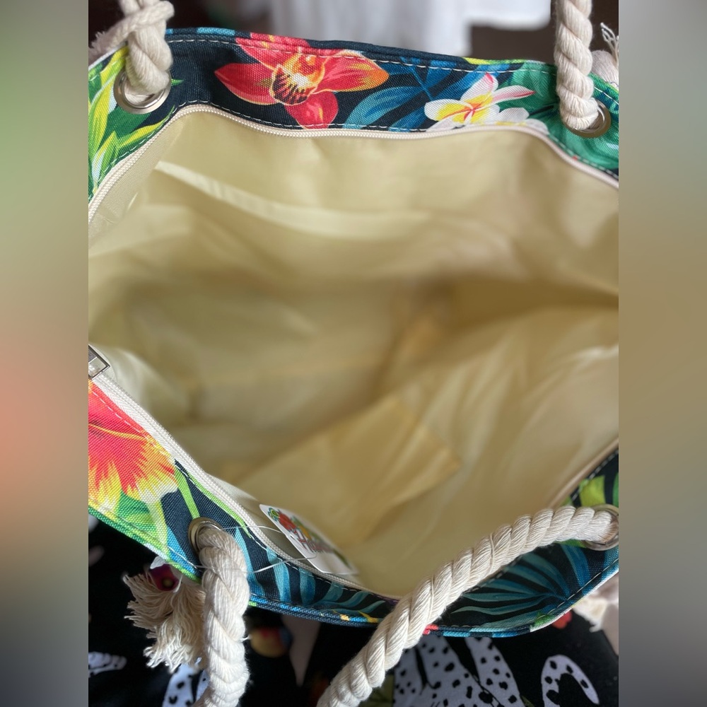 Tropical Island Sense Hawaiian Floral Beach Bag w/Pouch - Picture 5 of 7